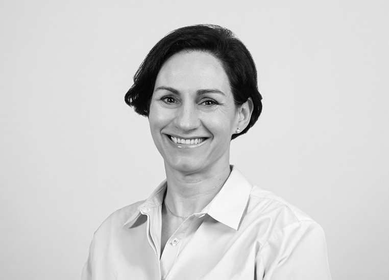 Dr. Olga Endrich